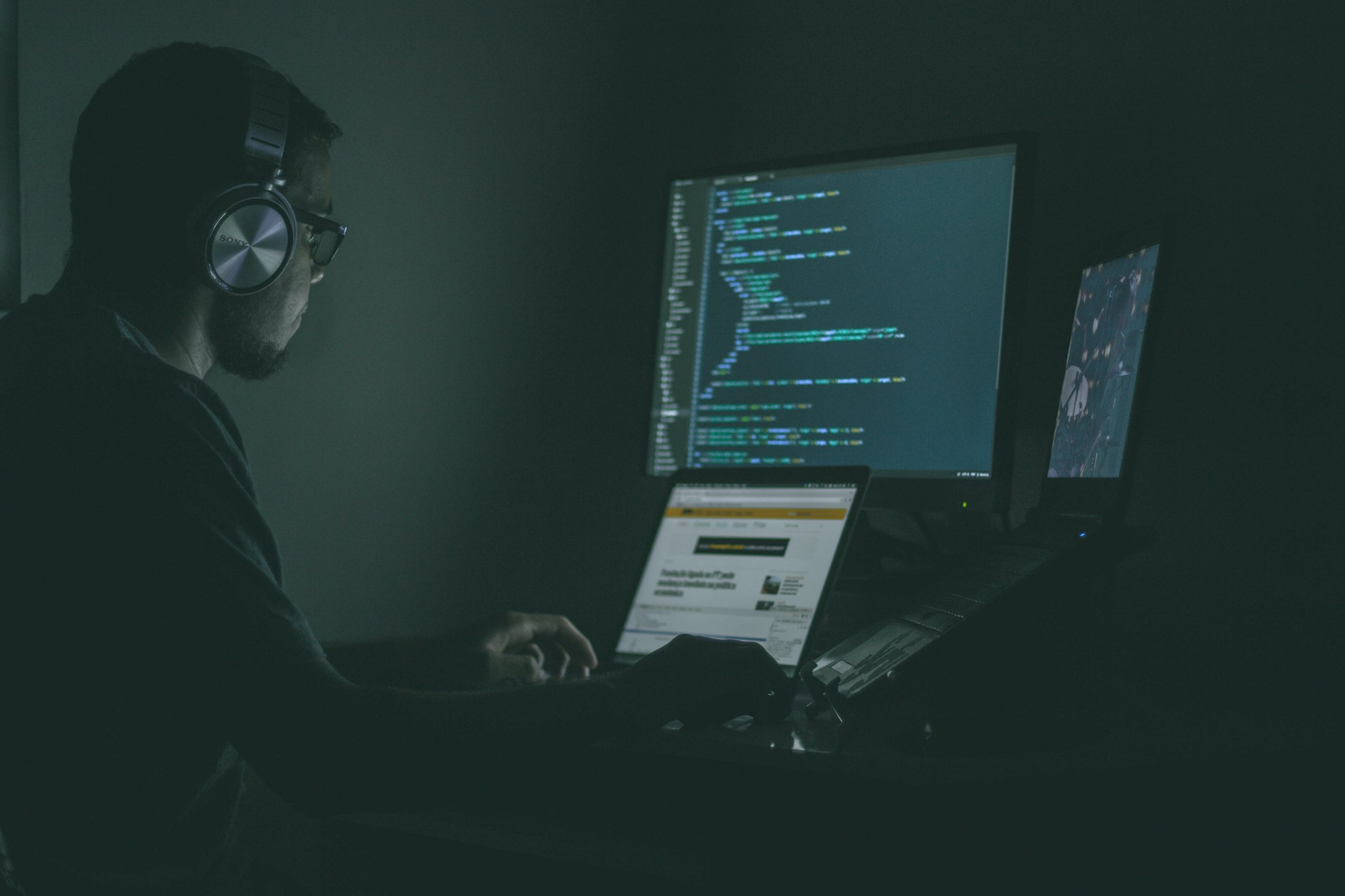 jefferson-santos-9SoCnyQmkzI-unsplash Cybersecurity